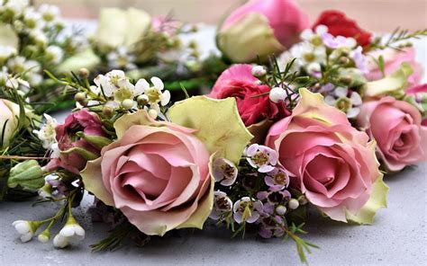 Deko kränze kranz ideen blumenkranz hortensien pracht blumenarrangements zauberhaft schöne blumen rosen. Frühlingsvergnügt...eine Liebeserklärung! - Wunderle ...