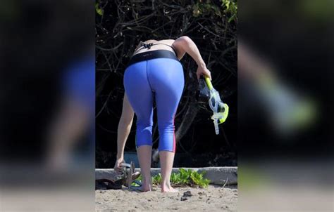 PICS Megyn Kelly Bikini Yoga Pants Snorkeling Hawaii Fox News Host