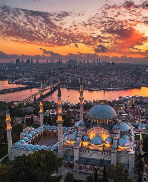 Sunset Skies Over Istanbul Turkey 🌇🇹🇷 So Beautiful Its Almost Like
