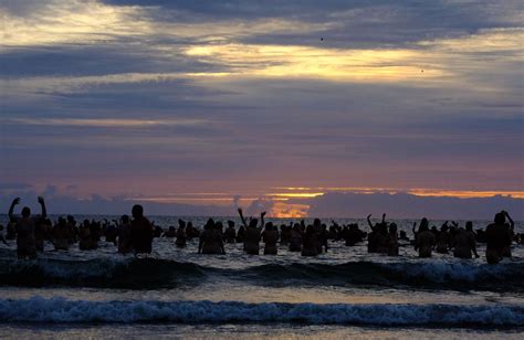 1200 Naked Strangers Embrace The Pure Joy And Freedom Of The North East Skinny Dip In