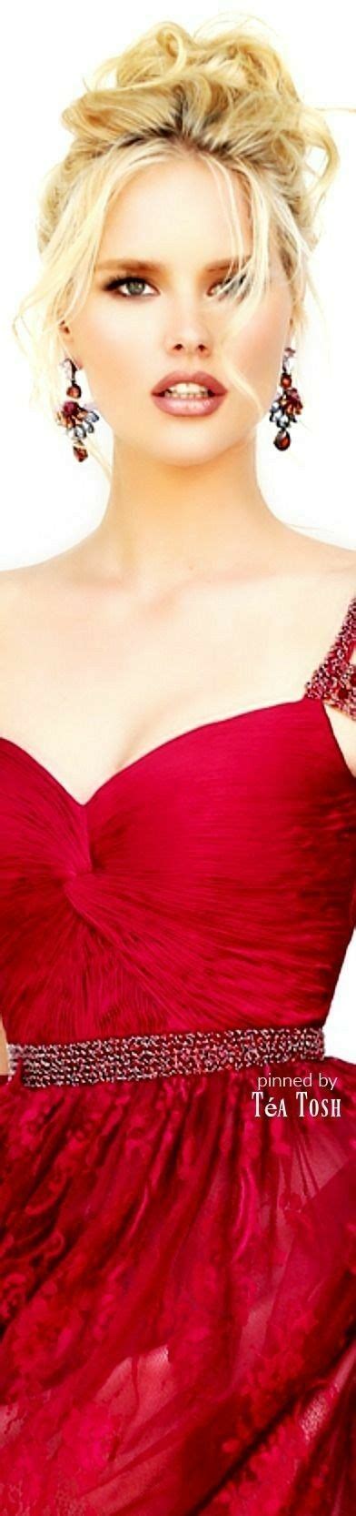 Pin By Jewelsinthecrown On Lady In Red Style Glamour Lady In Red