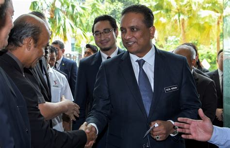 Dato' seri reezal merican naina merican (ketua penerangan pemuda umno malaysia) mengucapkan salam ramadan sempena menyambut bulan puasa 2010 kepada seluruh. Fokus buru emas Olimpik | Lain-lain (Sukan) | Berita Harian