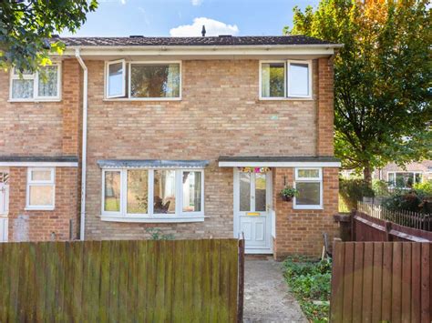 3 Bed Semi Detached House For Sale In Windrush Banbury Ox16 Zoopla