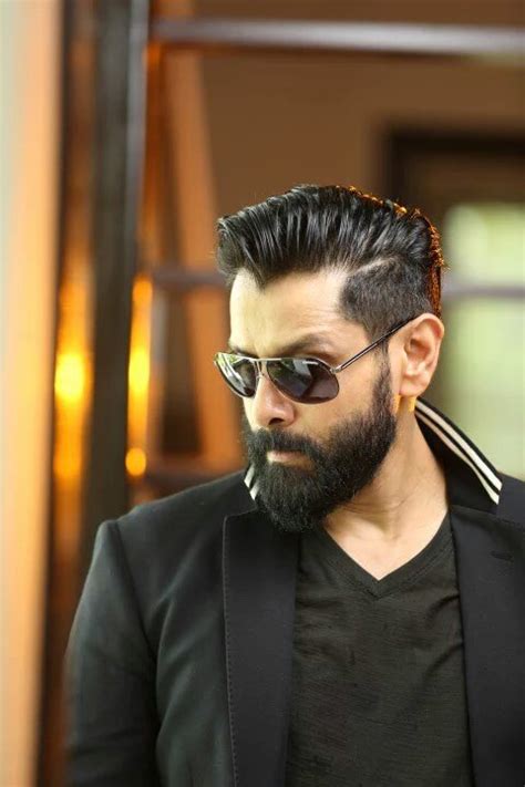 Verithanam chiyaan vikram entry at galatta debut awards 2018 stay tuned to galatta tamil for latest updates chiyaan #vikram watch vikram family photos with wife, son, daughter,, parents. Actor Chiyaan Vikram 2016 Latest Stylish HD Gallery ...