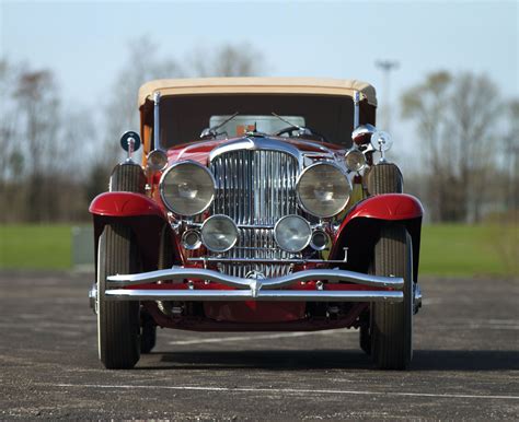 The restored interior features a painted wood grained. 1931 Auburn Model 8-98 - Information and photos - MOMENTcar