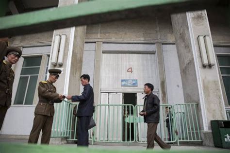 candid pics of daily life in north korea 77 pics