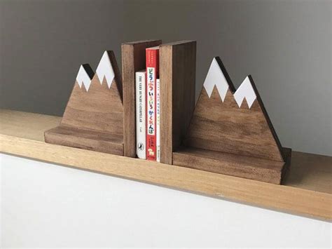The Coolest Bookend Designs For Book Lovers Diy Wood Books Scrap