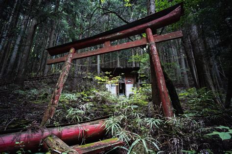 Exploring The Eerie Beauty Of Japan S Abandoned Villages TrendRadars