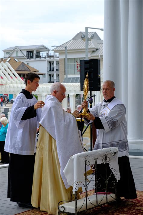Eucharistic Procession 2019 56 Eucharistia