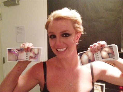 Britney Spears Nue Et Sans Culotte