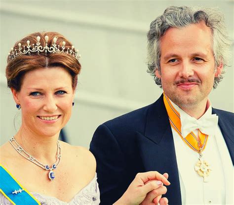 Es, además, la nieta menor de los reyes. Ari Behn Wiki, Age, Wife Princess Märtha Louise, Net Worth ...