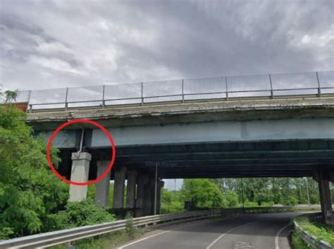 È il centro vitale della città, punto d'incontro dei milanesi per celebrare importanti eventi e, insieme alla adiacente galleria vittorio emanuele ii, luogo iconico per eccellenza della metropoli e meta di visitatori e turisti provenienti da tutto il mondo. Milano, 'ponte della tangenziale Ovest a rischio da 4 anni ...