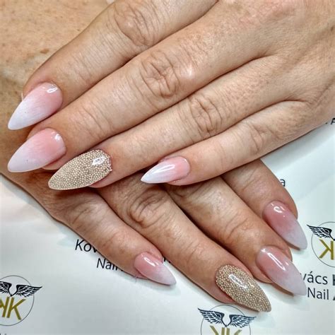 Nägel In Mandelform Lang Sommer Glitzer Gold Babyboomer Nägel