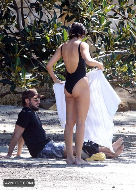 Vanessa Valladares Sexy Enjoying A Beach Date In Sydney Australia Aznude