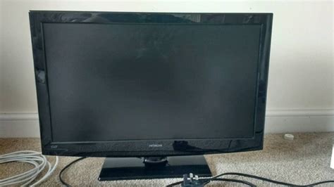 24 Hitachi Led Tv With Wall Mount And Arial Cable £50 Obo In Exeter