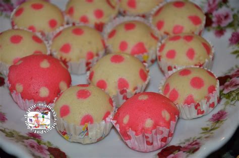 Apam dot dot a.k.a apam polkadot azie kitchen saya ambik resepi ni dari blog miss mirror yang dikatakan lebih sedap, lebih gebu dan lebih lembut dan telah ramai menggunakannya untuk berniaga. Dapur Mamasya: Apam Polkadot sukatan cwn