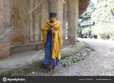 Bahir Dar Ethiopia January 22 2015 A Very Old Monk Stands Next To An