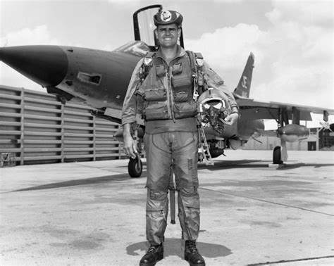 F 105 Thunderchief Pilot Capt Larry Huggins Vietnam 1967 Air