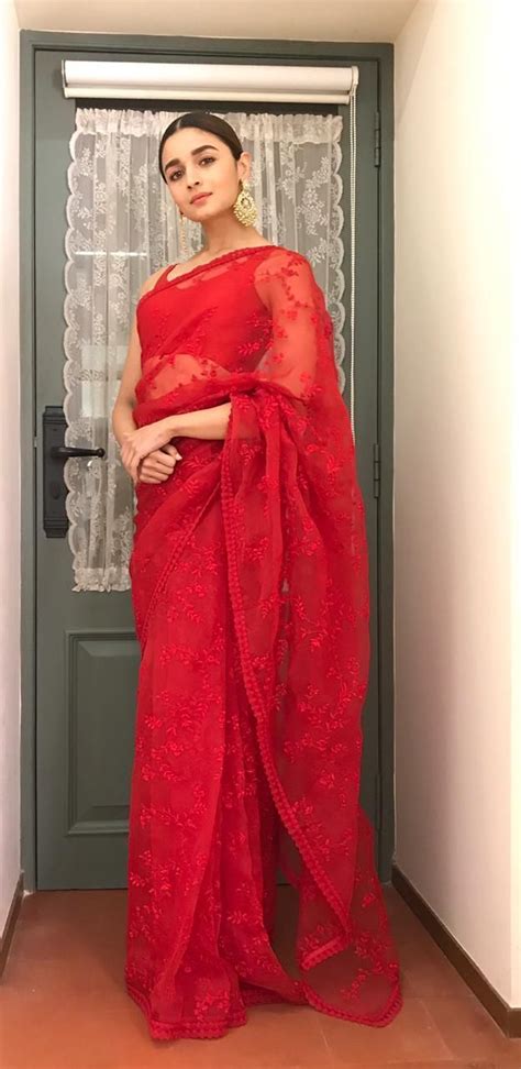 Red Beauty Alia Bhatt In Red Saree At News 18 Reel Award19♥️♥️ Indian Sari Dress Indian