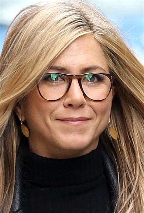 21 Celebrities Who Prove Glasses Make Women Look Super Hot Jennifer Aniston Pictures Jennifer