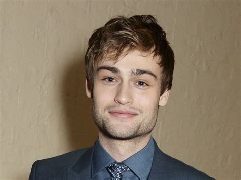 Douglas Booth Wik, Bio, Age, Education, Height, TV Shows & Net Worth