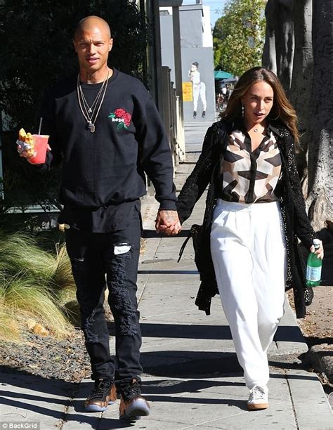 Jeremy Meeks Holds Hands With Chloe Green In Los Angeles Daily Mail