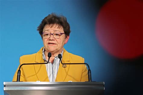 Az operatív törzs mai sajtótájékoztatója elején beszélt maruzsa zoltán köznevelésért. Müller Cecília idézni akart Wass Alberttől, de nem jött ...