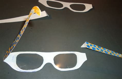 Vorlage und anleitung zum basteln einer fingerpuppe aus papier. Eine Brille basteln (Vorlage & Anleitung)