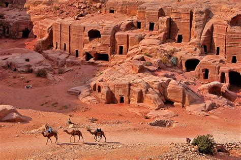 Petra Rock Cut Façades Art Of The Ancient Mediterranean Article