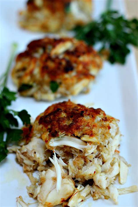Mix egg, onion, bread crumbs and salmon together. Chesapeake Bay Crab Cakes - Gluten, Dairy, & Egg Free ...