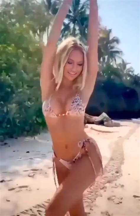 Model Wows In Skimpy Outfit As Fans Dub Her Beautiful But Can You Tell What S Wrong Holly