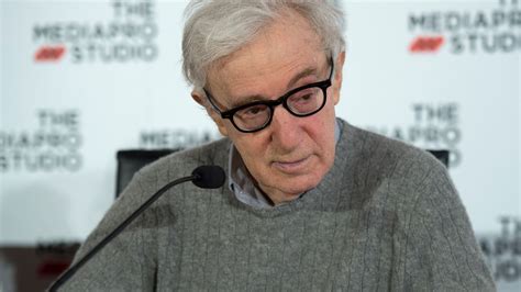 Woody Allen Va Publier Ses Mémoires Son Fils Ronan Farrow Scandalisé
