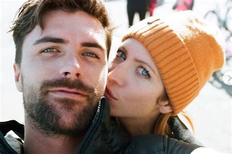 pitch perfect s brittany snow marries realtor tyler stanaland in ‘intimate malibu ceremony