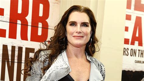 Brooke Shields Is Learning To Walk Again After Breaking Her Femur Access
