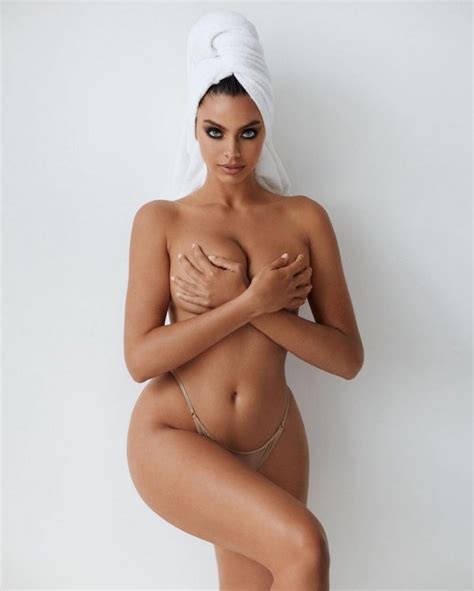 Priscilla Huggins Ortiz Sexy And Nude In Tropics 21 Photos Videos The Fappening