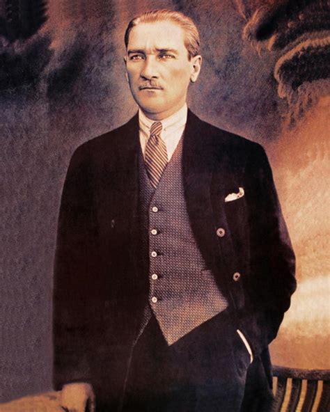 Aleksandr ile kraliçe mary'yi kabul etmiş aynı akşam şereflerine ziyafet vermişti. Atatürk resmi büyük boy | Resimli Güzel Sözler