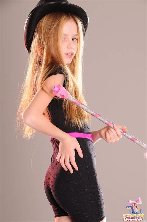 Sharona Meet The Little Magician Girl Model Kidmodel Magician
