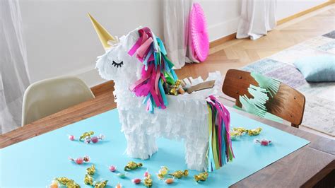 Bricoler une piñata licorne