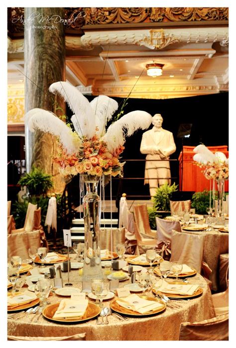 I think one of the reasons i love the great gatsby theme for a party is because of all the glam party decor. Pin by Sarah Weiss on 1920s | Gatsby wedding, Great gatsby ...