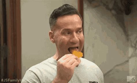 Eat Chips Gif Eat Chips Munch Discover Share Gifs