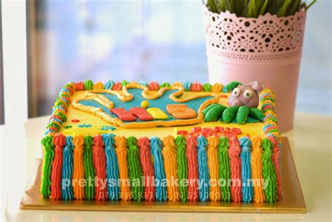 Ini juga merupakan idea hadiah kejutan ulang tahun untuk kawan terbaik yang tidak lain hanyalah kek lazat dengan muffin yang berperisa sesuai dengan pilihan yang anda cintai. kek hari jadi Hi-5 - Prettysmallbakery