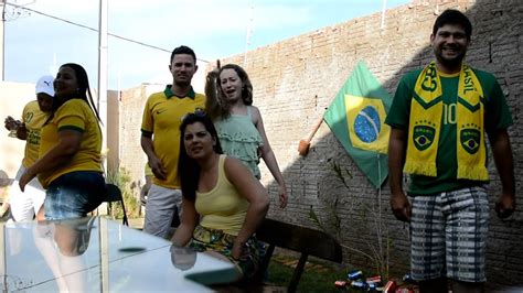 Ainda é possível acompanhar pelo google, que disponibiliza uma ferramenta com os principais momentos (em texto) do jogo. Assistindo os penaltis do jogo do Brasil x Chile - YouTube
