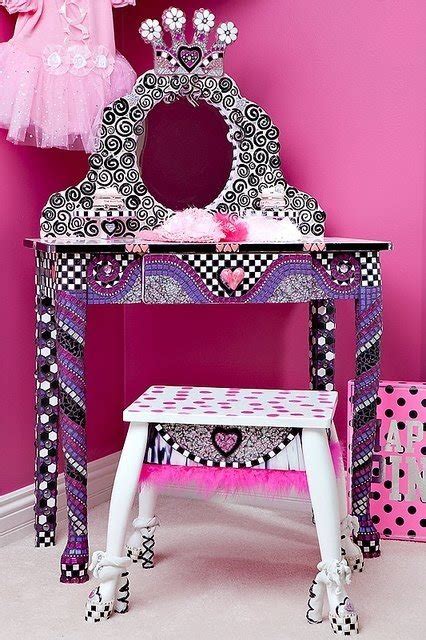 Little Girls Vanity Foter