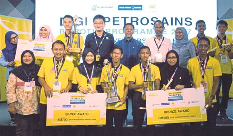 A surau isa small mosque where we pray. PI1M Kuala Berang lahir pencipta muda | Harian Metro