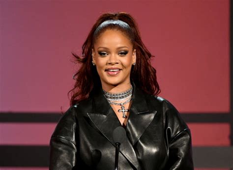 On Sait Quand Et Surtout Pourquoi Rihanna Fera Son Grand Retour Sur Scène