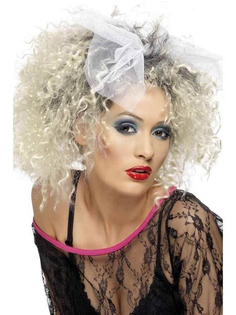 Entdecke 90er outfits und styles mit denen du aktuell total im trend liegst. 80er Jahre Make-Up - Anleitung und viele tolle Ideen für ...