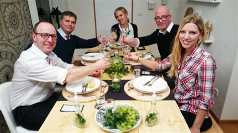 ↑ „das perfekte promi dinner auf vox: "Das perfekte Dinner" Special im Live-Stream und Vox-Mediathek: So sehen Sie das Koch-Special in ...