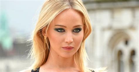 Jennifer Lawrence Sexist Dress The Actress Responds To Online Criticism