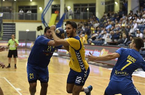 עמית שיסל, באדיבות איגוד השחייה בישראל בהמשך נבחרת ישראל יצאה לתחרות בינלאומית בהולנד במטרה ששחיינים שקבעו קריטריון אולימפי בשנה שעברה יאשררו אותו. רם טורקניץ ודן טפר סירבו להצעה לעבור לניש הסרבית