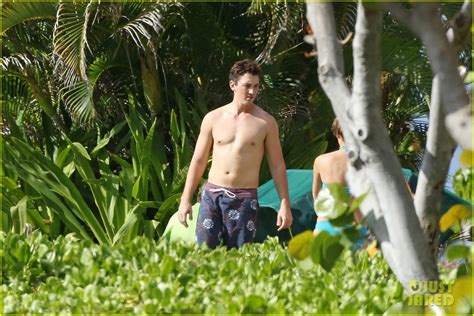 Miles Teller Goes Shirtless In Hawaii With Girlfriend Keleigh Sperry Photo 3819823 Bikini